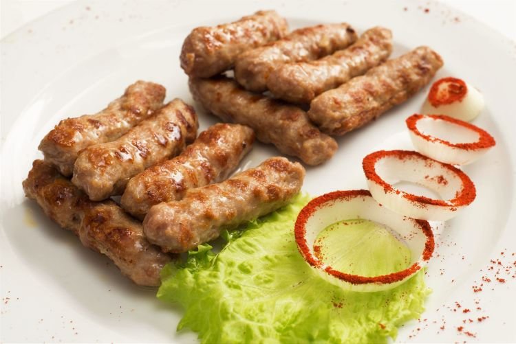 Ćevapčići aus Hähnchenhackfleisch