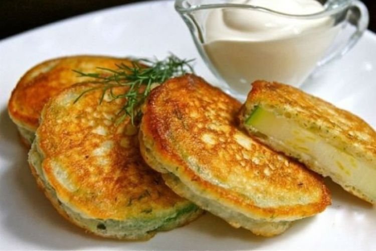 Gebratene Zucchini im Teigmantel