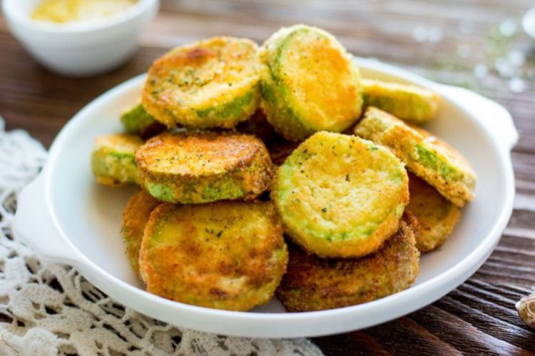 Gebratene Zucchini paniert