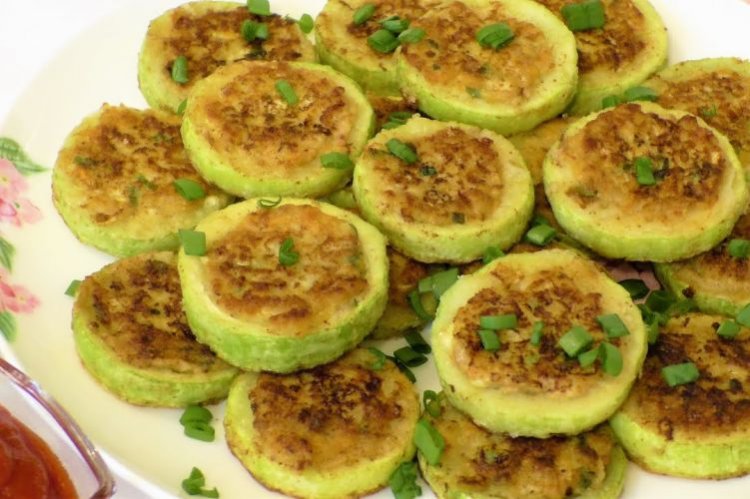 Gebratene Zucchini mit Hackfleisch