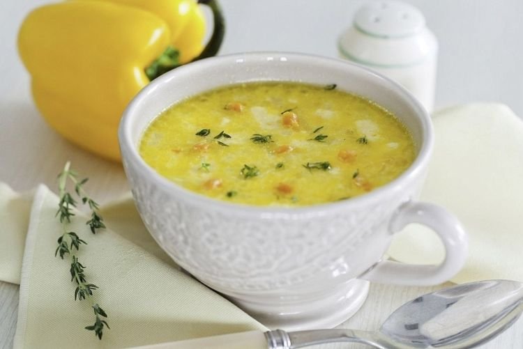 Sopa de maíz y queso