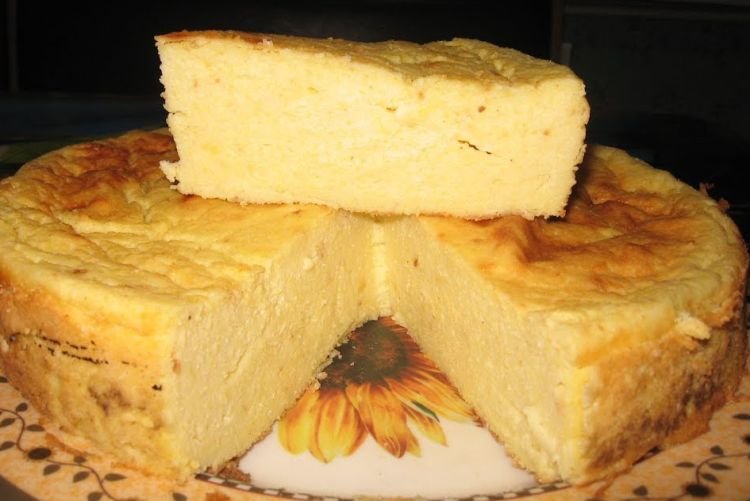 Pastel de requesón con sémola de maíz