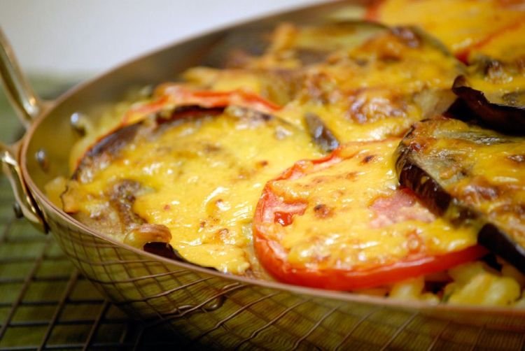 French-Style Meat with Potatoes, Eggplant, and Tomatoes