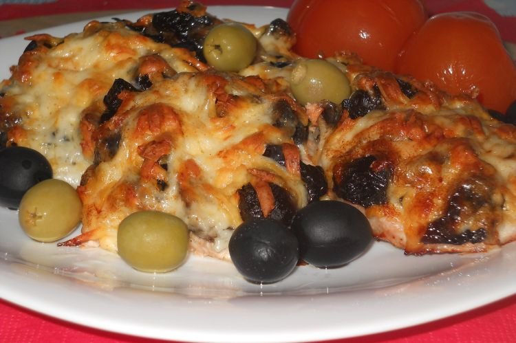 French-Style Meat with Potatoes and Prunes