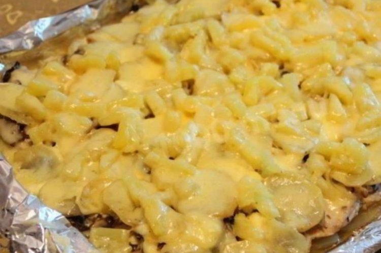French-Style Meat with Potatoes and Pineapple