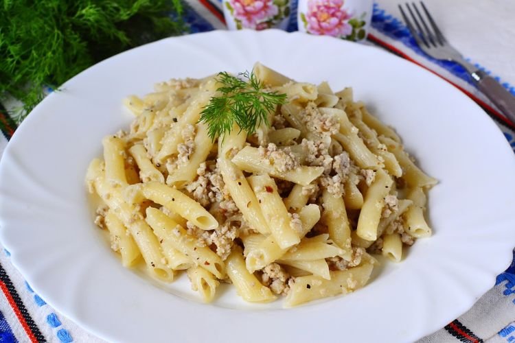 Nudeln mit Hackfleisch nach Hausfrauenart