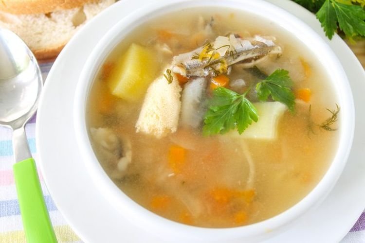 Suppe mit Sprotte und Reis