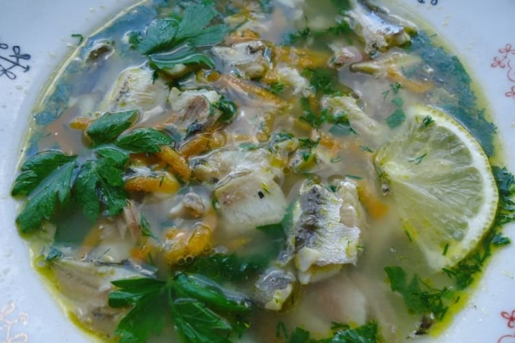 Sprotten-Fischsuppe