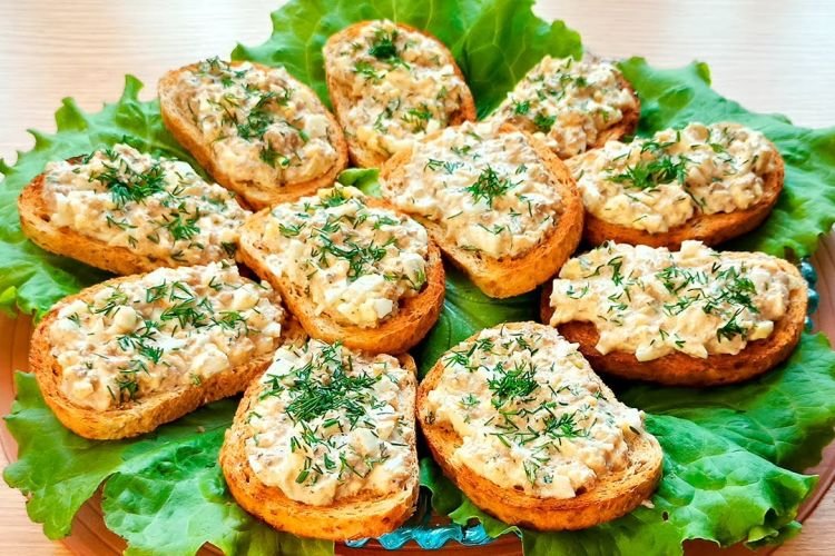 Sándwiches con atún y queso