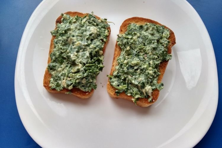 Sándwiches con espinacas y queso fresco