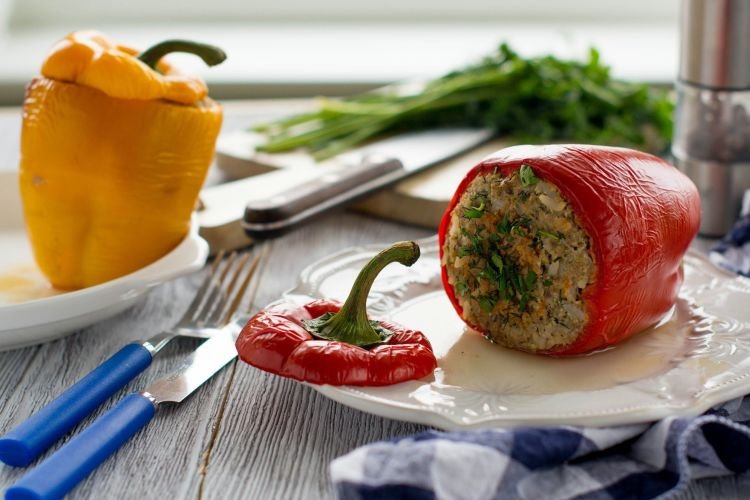 Klassische gefüllte Paprika aus dem Ofen
