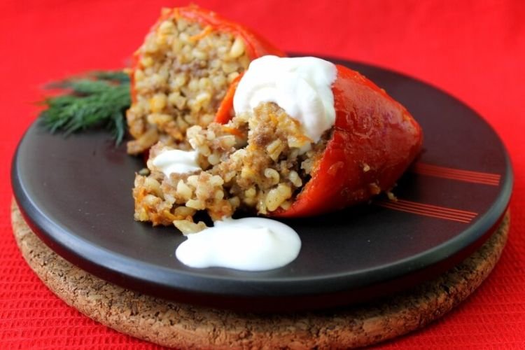 Gefüllte Paprika mit Bulgur aus dem Ofen