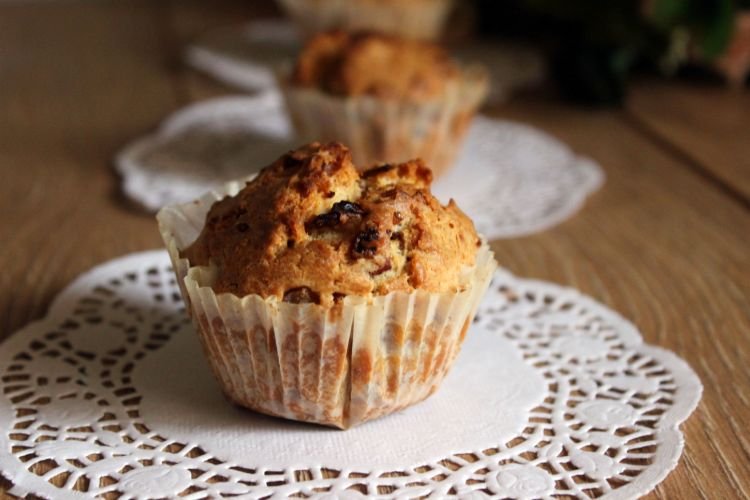 Muffins con tocino y cebolla
