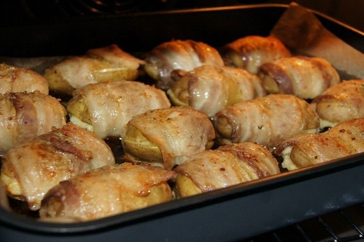 Patatas asadas con tocino