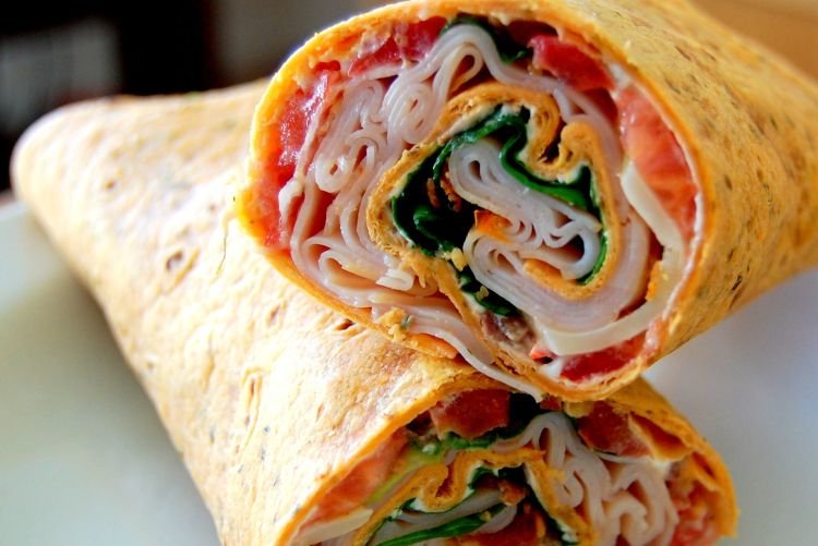 Rollitos de lavash con tocino