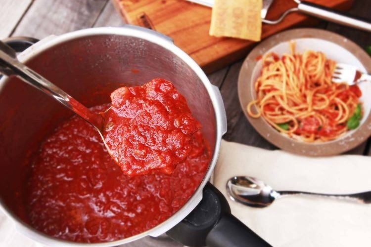 Salsa de tomates frescos para espaguetis