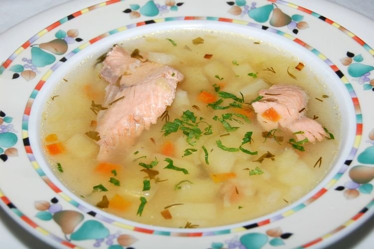 Lachsforellensuppe mit Reis