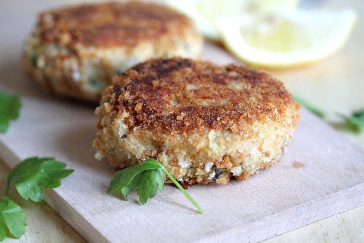 Lachsforellen-Frikadellen mit Käse