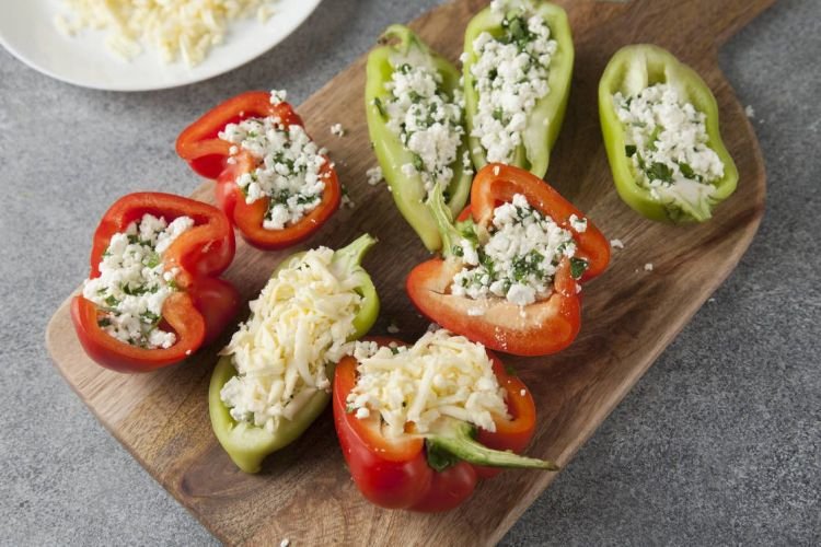 Pimientos rellenos de requesón