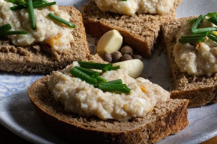 Paté de arenque con requesón