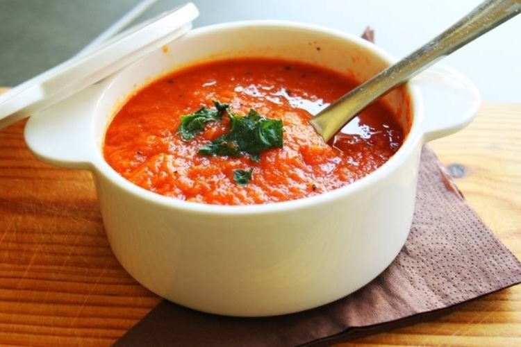 Tomatensauce mit Gemüse