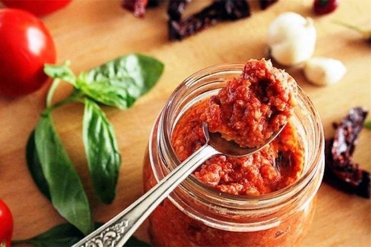 Tomatensauce mit getrockneten Tomaten