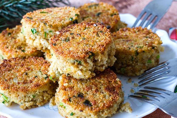 Quinoa-Frikadellen in Panade