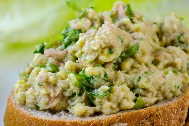 Sándwiches de atún y aguacate