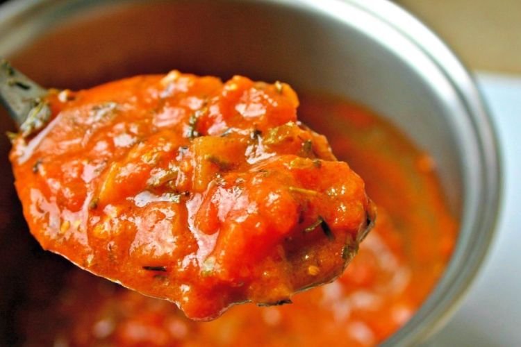 Tomatensauce zu Fisch