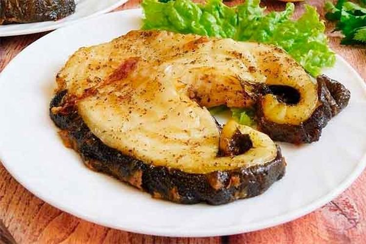 Filete de pez lobo en salsa de soja