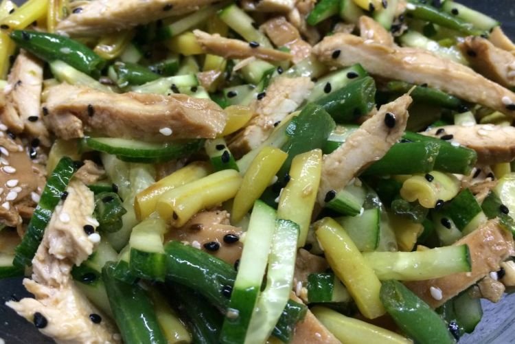Salat mit Huhn und grünen Bohnen