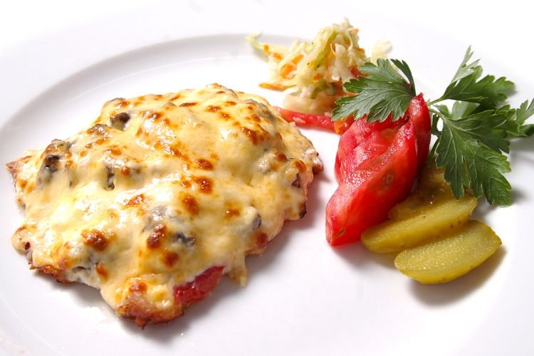 Cerdo a la francesa con champiñones y nata