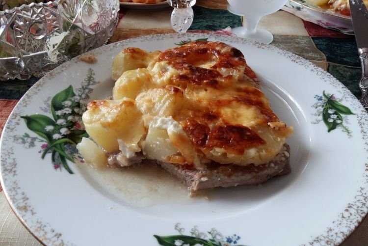 Cerdo a la francesa con piña