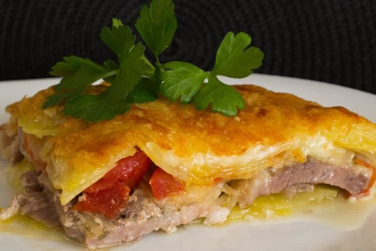 Cerdo a la francesa con patatas ralladas