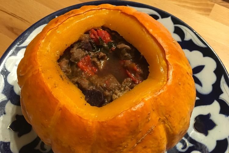 Lammfleisch, im Kürbis gebacken