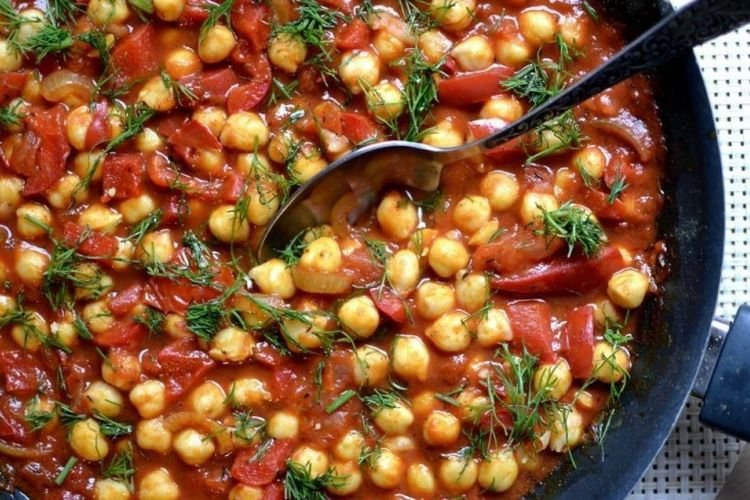Chickpeas in Tomato Sauce