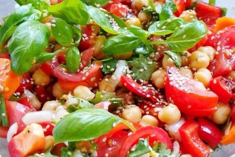 Tomato and Chickpea Salad
