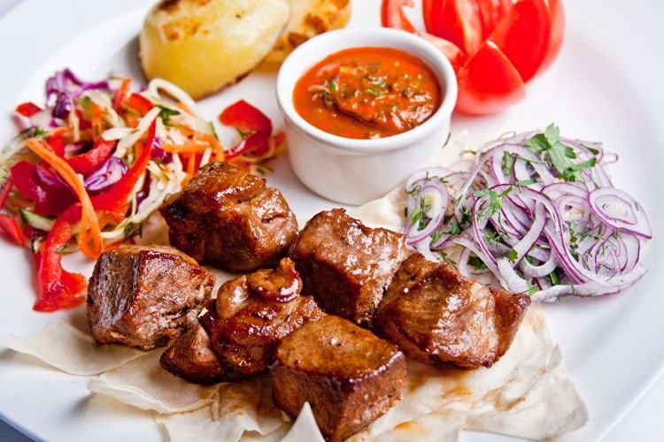 Schaschlik mit Tomaten