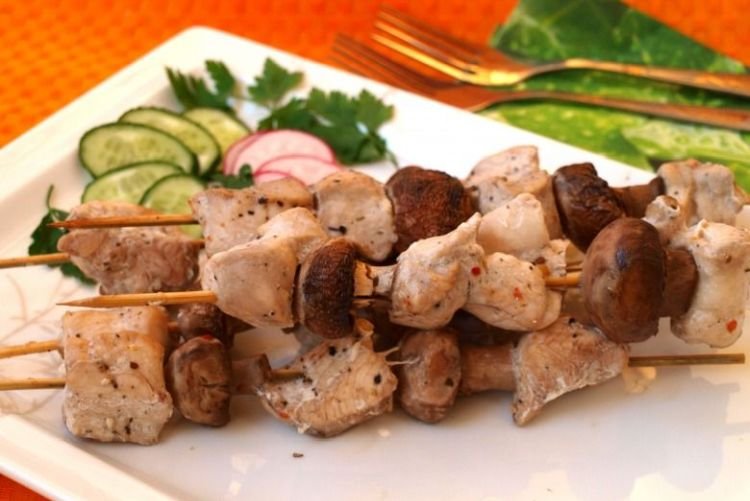Schaschlik mit Pilzen