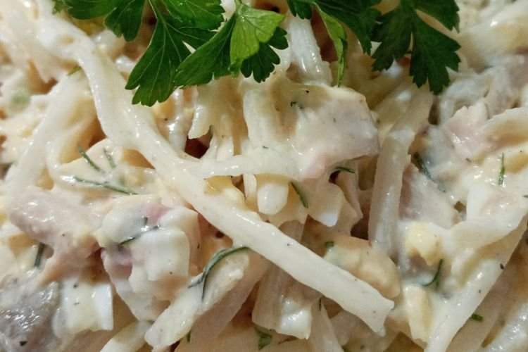 Salat mit Huhn und Daikon