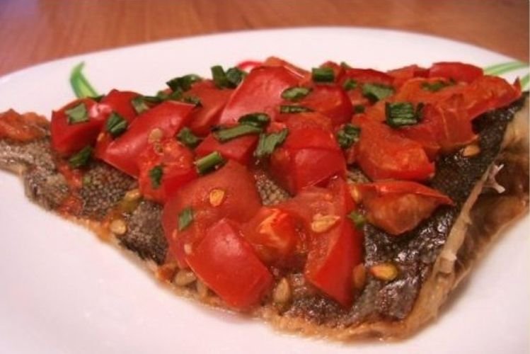 Scholle mit Tomaten im Ofen