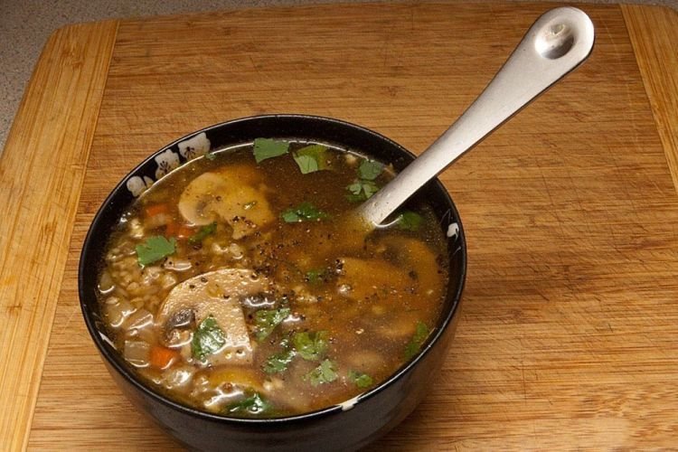 Buchweizensuppe mit Pilzen