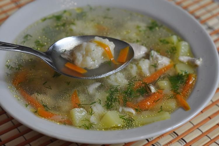 Hühnersuppe mit Klößchen