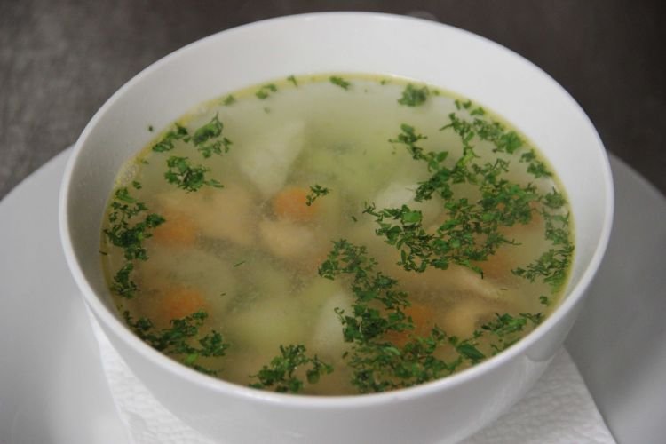Hausgemachte Fischsuppe (Ukha)
