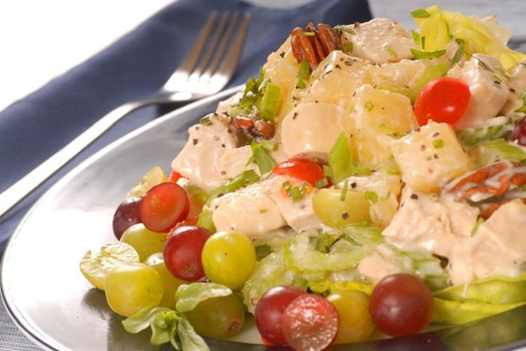 Salat mit Huhn und Trauben