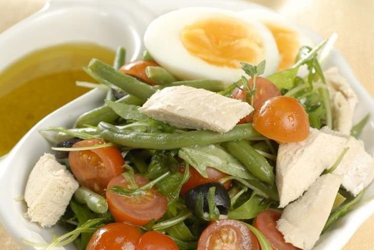 Nizza-Salat mit Huhn