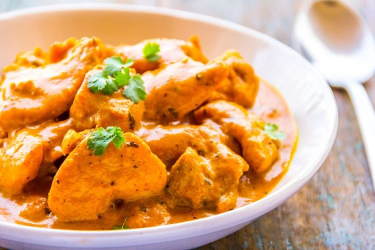 Gebratenes Hähnchen Curry