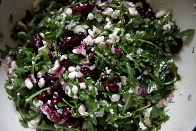 Salat mit Quark und Dosenbohnen