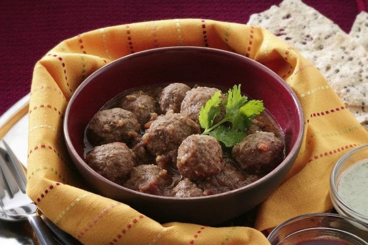 Köfte mit Pflaumen