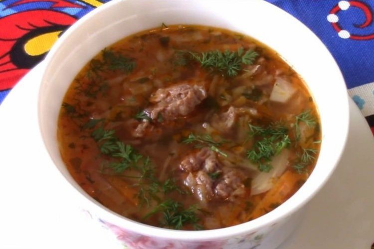 Schtschi mit Dosenfleisch